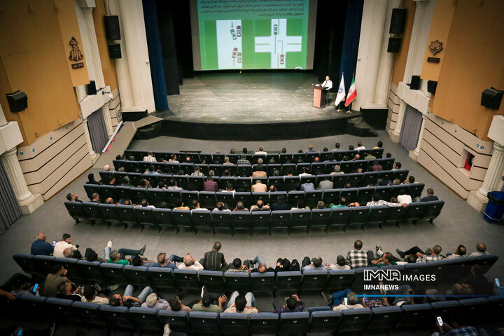 دوره آموزشی رانندگان ناوگان باری درون شهری شهر اصفهان