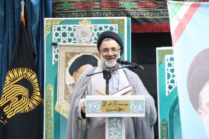 انس با قرآن، مسیر هدایت و عاقبت‌به‌خیری انسان را هموار می‌کند