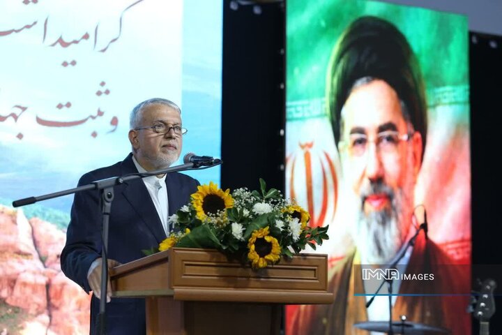 سرزمینی که ریشه در تاریخ دارد، هرگز تسلیم ظلم و ستم نمی‌شود