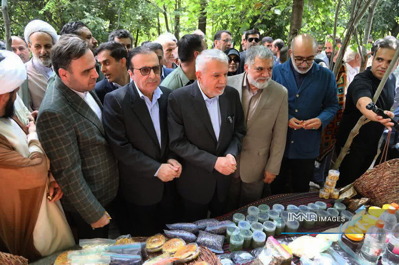 ریل توسعه پایدار قزوین از الموت می‌گذرد/ اقامتگاه‌های بومگردی و هتل‌های استاندارد بسازید
