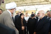 ادای احترام وزیر راه و شهرسازی به مقام شامخ شهید تنگسیری در آبادان