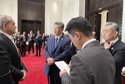 گفت‌وگوی کوتاه رؤسای جمهور ایران و چین در حاشیه اجلاس سران سازمان همکاری شانگهای