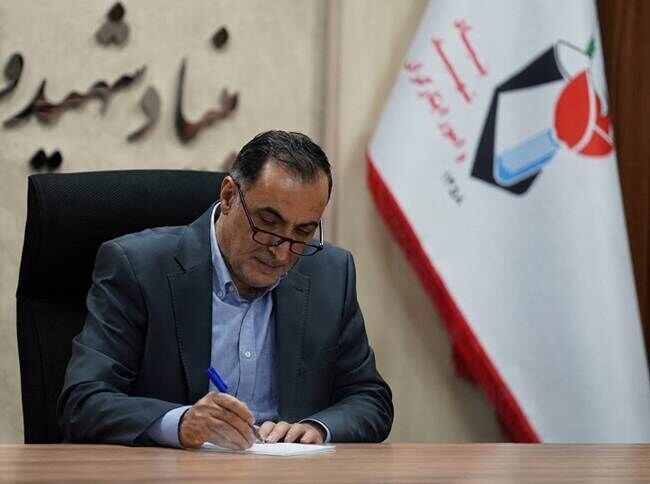 رئیس بنیاد شهید: پدران شهدا، اسوه‌های استقامت هستند