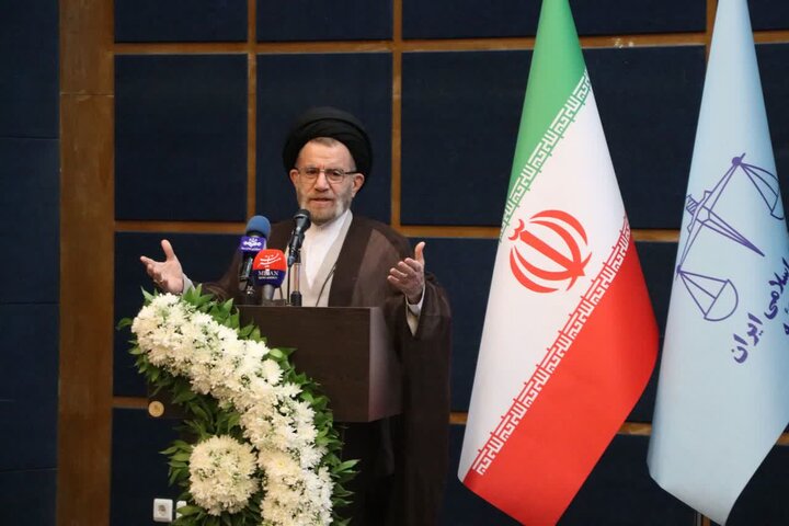 مبارزه با فساد، اعتماد عمومی به دستگاه قضایی را تقویت می‌کند