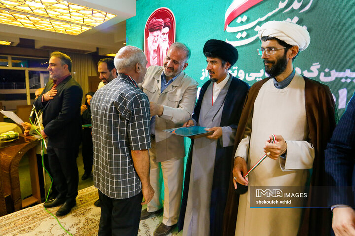 آیین تجلیل از خانواده معظم شهدا و موکب داران منطقه هفت