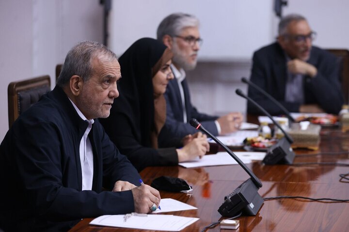 پزشکیان: برقراری عدالت در حوزه حمل و نقل عمومی و همگانی امری ضروری است