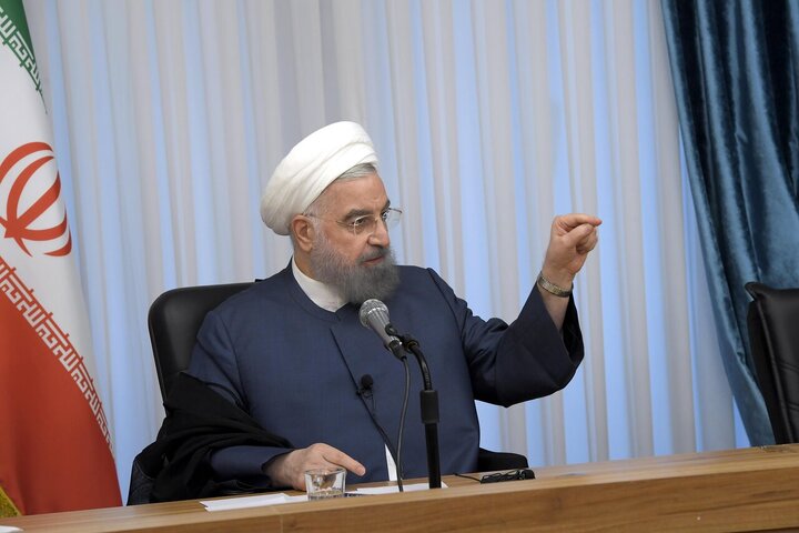 روحانی عقب کشید: نگفتم همه‌پرسی برای دفاع!