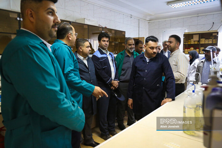 بازدید دبیرکل آستان مقدس امام حسین(ع) از کارخانه بازیافت اصفهان