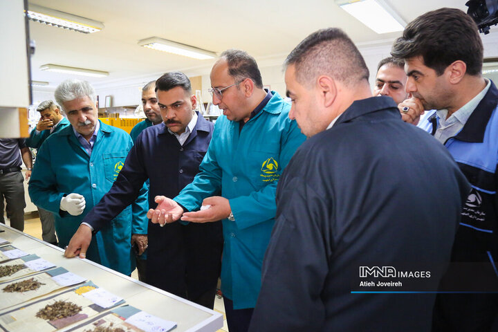 بازدید دبیرکل آستان مقدس امام حسین(ع) از کارخانه بازیافت اصفهان