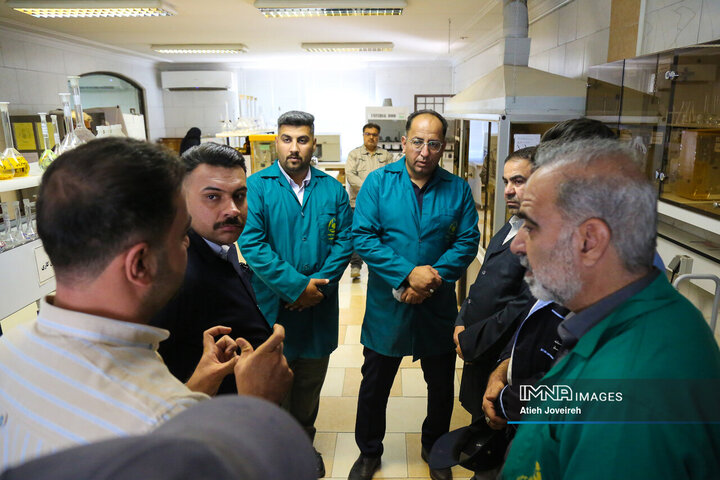 بازدید دبیرکل آستان مقدس امام حسین(ع) از کارخانه بازیافت اصفهان
