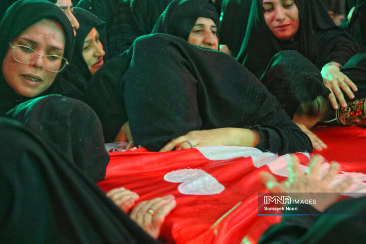 وداع با پیکر 2 شهید مدافع وطن در کرمانشاه