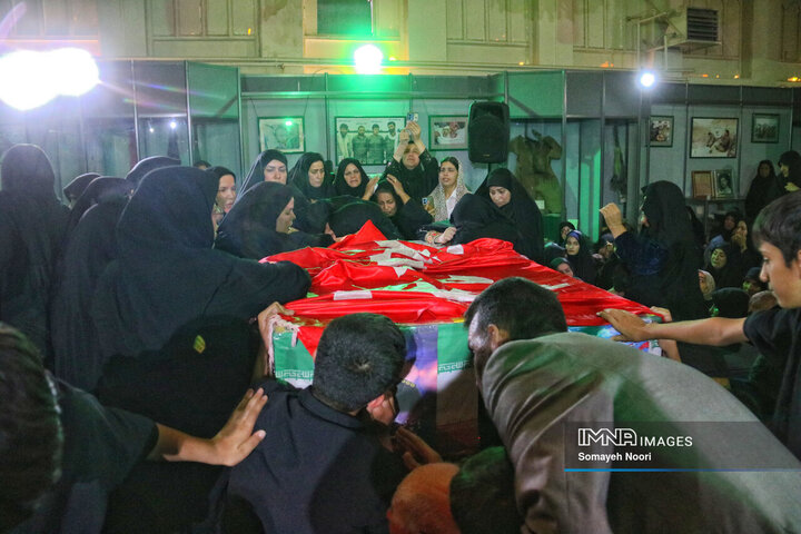 وداع با پیکر 2 شهید مدافع وطن در کرمانشاه
