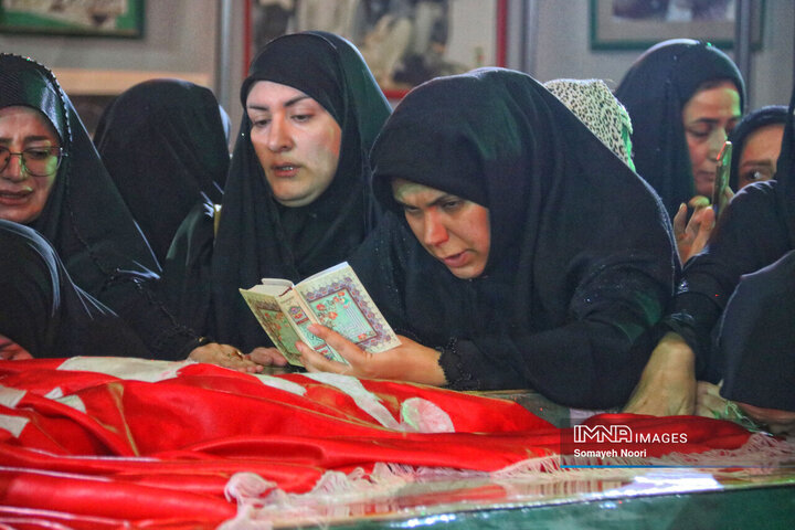 وداع با پیکر 2 شهید مدافع وطن در کرمانشاه