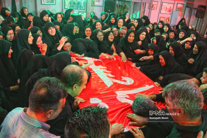 وداع با پیکر 2 شهید مدافع وطن در کرمانشاه