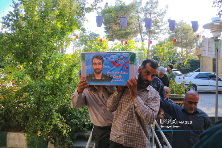 وداع با پیکر 2 شهید مدافع وطن در کرمانشاه