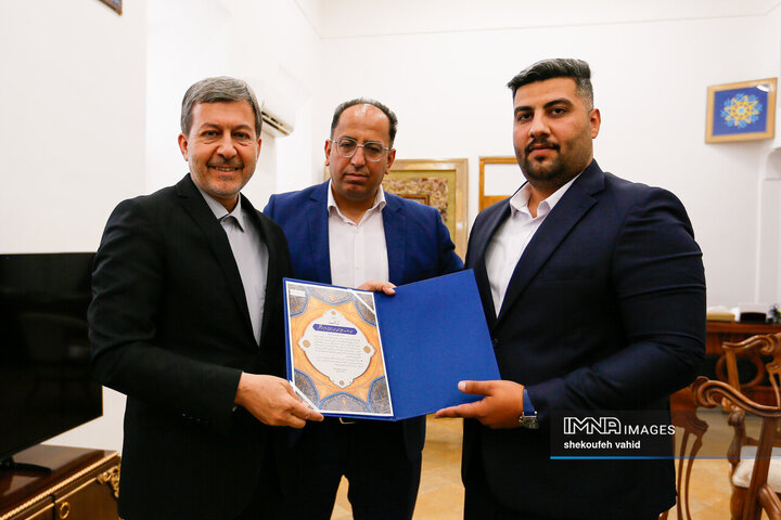 دیدار دبیر کل آستان مقدس امام حسین(ع) با استاندار اصفهان
