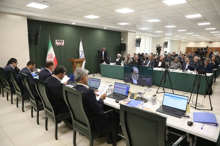 معینی آرانی: قانون حجاب باید ابلاغ شود/سراج: جامعه را در برابر بی‌عفتی رها نکنیم