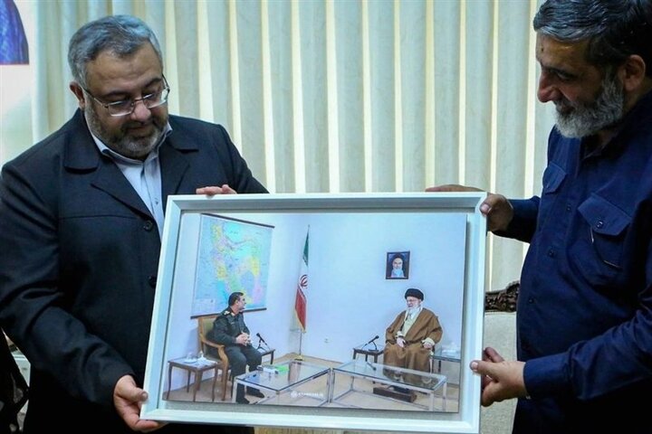 دیدار اعضای دفتر حفظ و نشر آثار رهبر شهید با خانواده شهید تنگسیری
