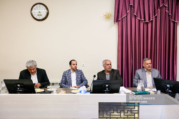 دیدار اعضای دبیرخانه جشنواره بین‌المللی فیلم‌های کودکان و نوجوانان با شهردار اصفهان