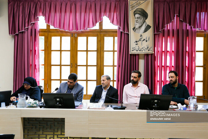 دیدار اعضای دبیرخانه جشنواره بین‌المللی فیلم‌های کودکان و نوجوانان با شهردار اصفهان