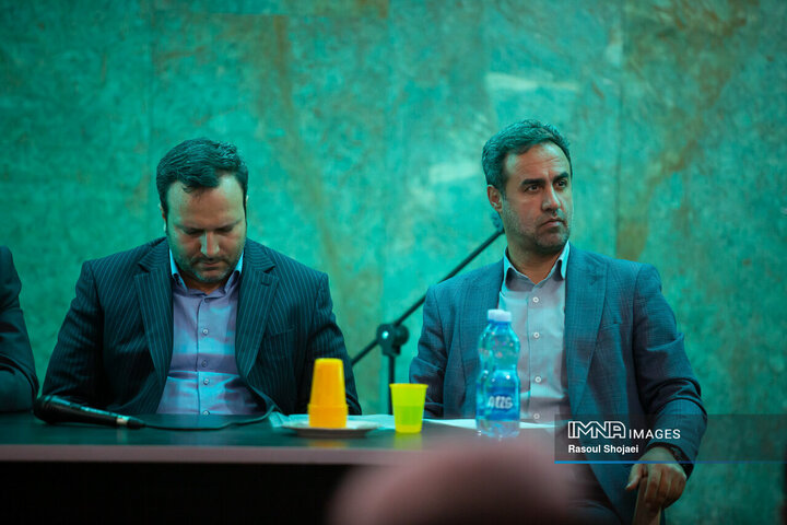 دیدار مردمی شهردار اصفهان با شهروندان شهرک شهید کشوری