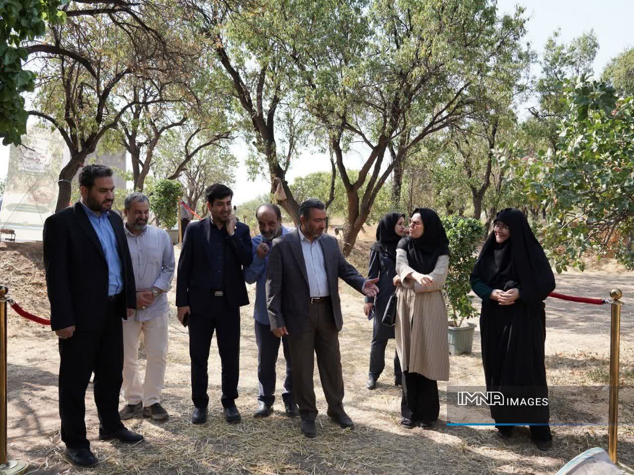 کلنگ ساخت پارک-باغ ۱۸ هکتاری شهرداری قزوین به زمین خورد