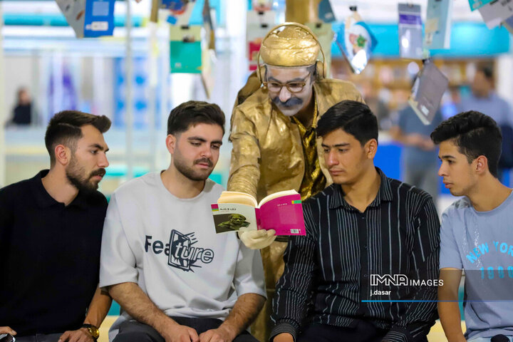 دهمین نمایشگاه بین‌المللی کتاب کردستان