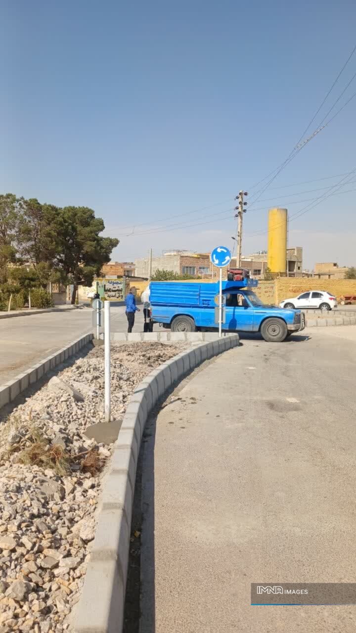 آغاز عملیات اصلاح هندسی میدان جنب گلزار شهدای عاشقآباد