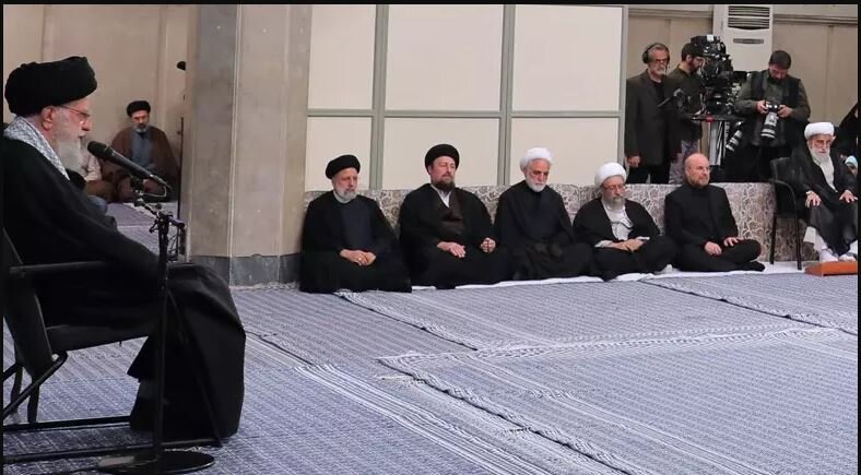 خدا خواست که ندیده عاشق آن پردهنشین شویم