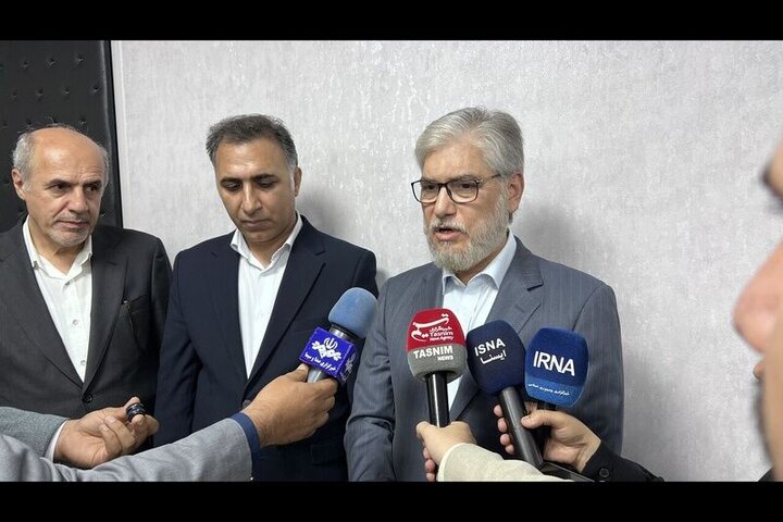 وزیر علوم: رسیدگی به مناطق خط مقدم دفاع ضروری است