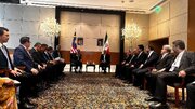 دیدار پزشکیان با نخست‌وزیر مالزی