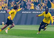 دورتموند ۳ - پادربورن ۰ / پادربورن در سیگنال ایدونا پارک زانو زد