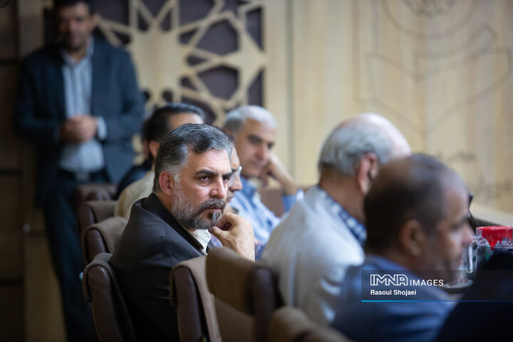 نشست نایب رییس کمیسیون امنیت ملی مجلس با فعالان علمی، فرهنگی و سیاسی اصفهان