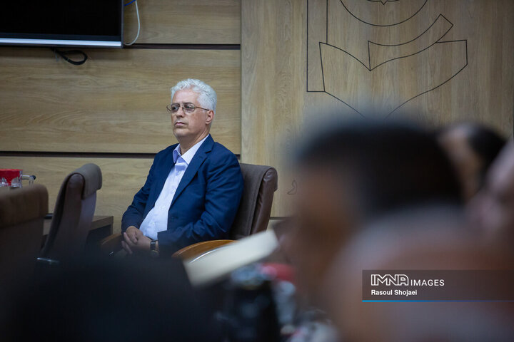 نشست نایب رییس کمیسیون امنیت ملی مجلس با فعالان علمی، فرهنگی و سیاسی اصفهان