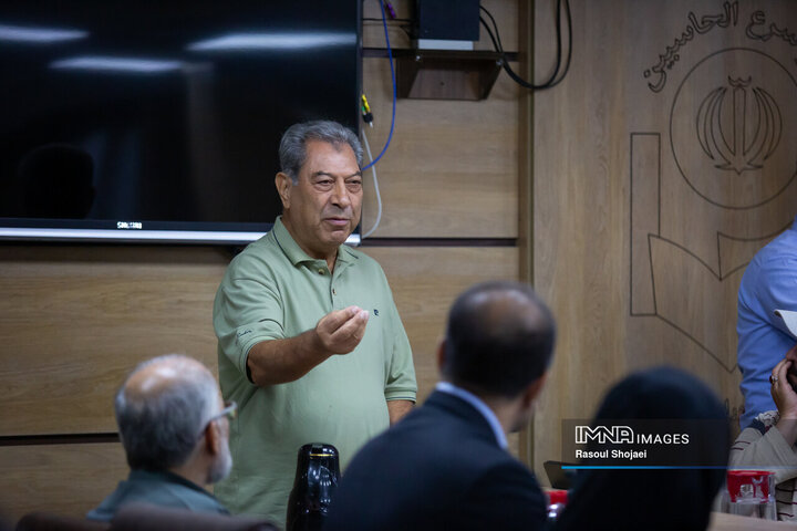 نشست نایب رییس کمیسیون امنیت ملی مجلس با فعالان علمی، فرهنگی و سیاسی اصفهان