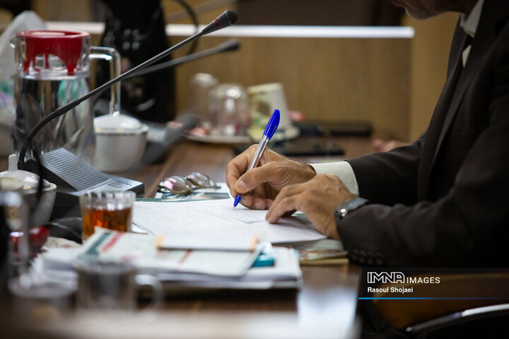 نشست نایب رییس کمیسیون امنیت ملی مجلس با فعالان علمی، فرهنگی و سیاسی اصفهان