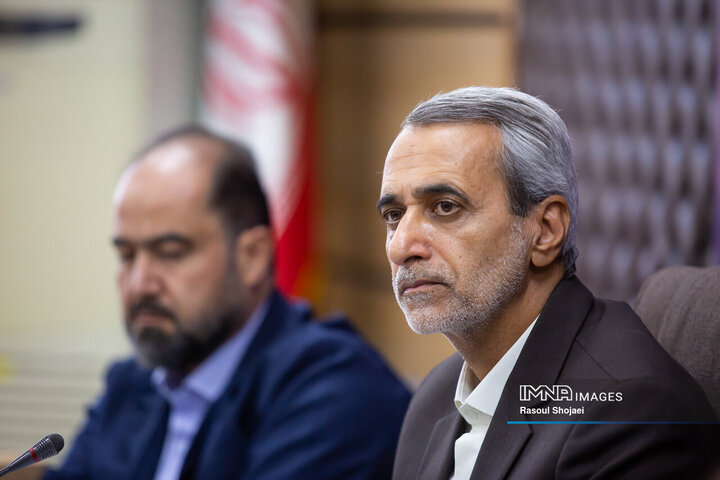 نشست نایب رییس کمیسیون امنیت ملی مجلس با فعالان علمی، فرهنگی و سیاسی اصفهان