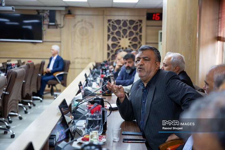 نشست نایب رییس کمیسیون امنیت ملی مجلس با فعالان علمی، فرهنگی و سیاسی اصفهان