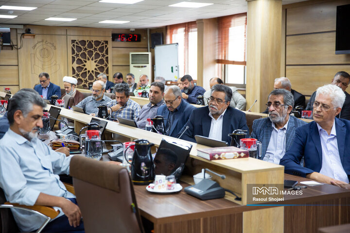 نشست نایب رییس کمیسیون امنیت ملی مجلس با فعالان علمی، فرهنگی و سیاسی اصفهان