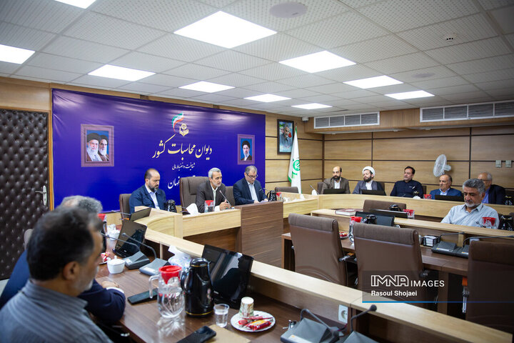 نشست نایب رییس کمیسیون امنیت ملی مجلس با فعالان علمی، فرهنگی و سیاسی اصفهان