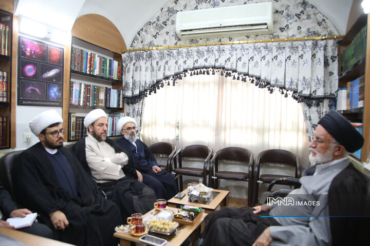 ضرورت ورود جهادی برای رفع معضلات درمانی و معیشتی طلاب