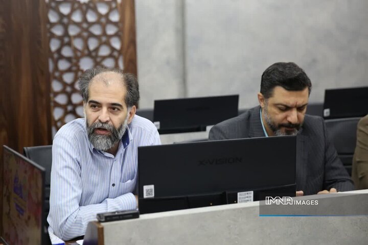 ابلاغ بخشنامه کمیته راهبردی خدمات شهری به مناطق پانزده‌گانه شهر اصفهان
