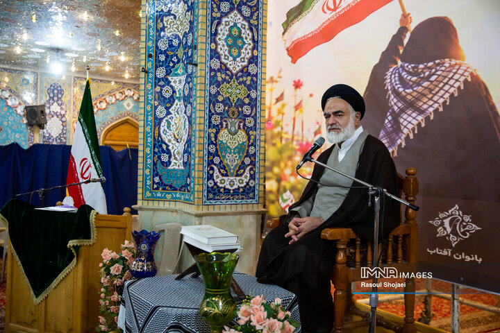 آیت‌الله سید ابوالحسن مهدوی، نماینده مردم اصفهان در مجلس خبرگان رهبری