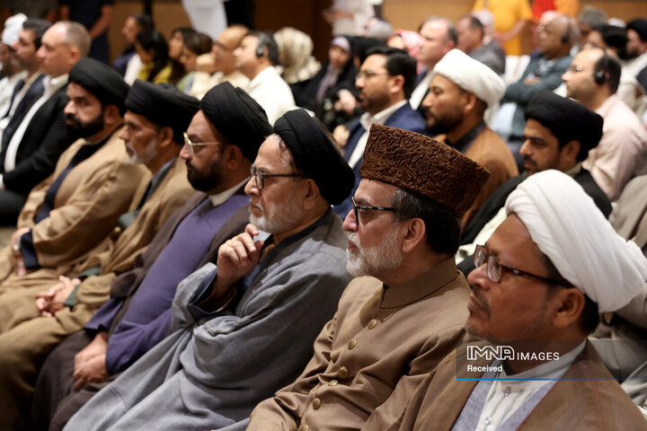 نشست با رهبران ادیان، نخبگان و بازرگانان هند