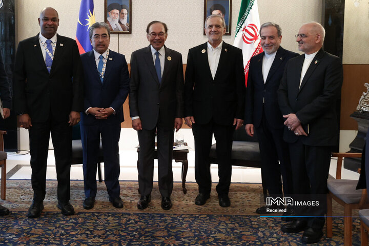 نشست با رهبران ادیان، نخبگان و بازرگانان هند