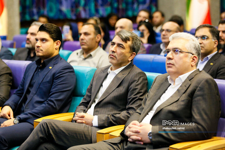 آیین تجلیل از صادرکنندگان نمونه استان اصفهان 1404