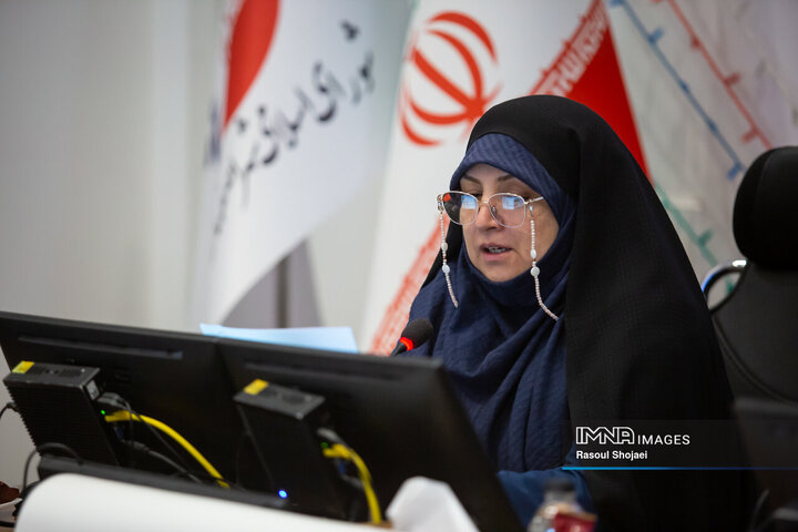 فرزانه کلاهدوزان، رئیس کمیسیون خانواده شورای شهر اصفهان