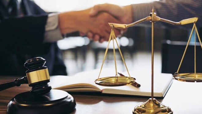 در پیچوخم قانون؛ نقش وکیل مدافع از دفاع قضایی تا ارتقای فرهنگ حقوقی جامعه