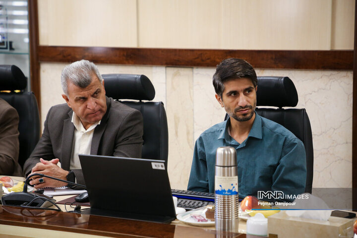 نشست کمیسیون اقتصادی مجلس با اداره کل امور مالیاتی استان اصفهان
