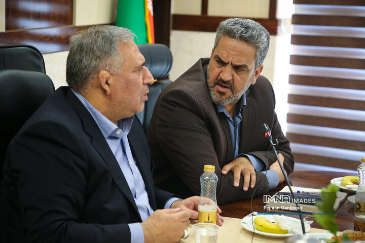 نشست کمیسیون اقتصادی مجلس با اداره کل امور مالیاتی استان اصفهان